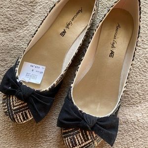 New with tags American Eagle black and white ballet flats shoes with bow size 8